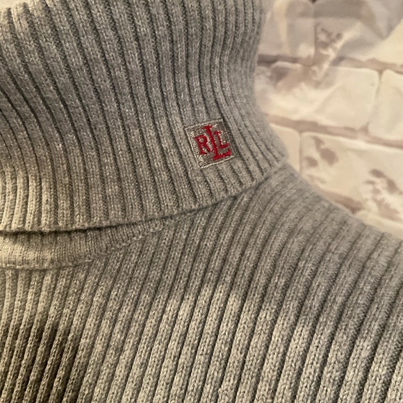 “LAUREN” RIBBED GREY LONG SLEEVED TURTLENECK. - Picture 4 of 14